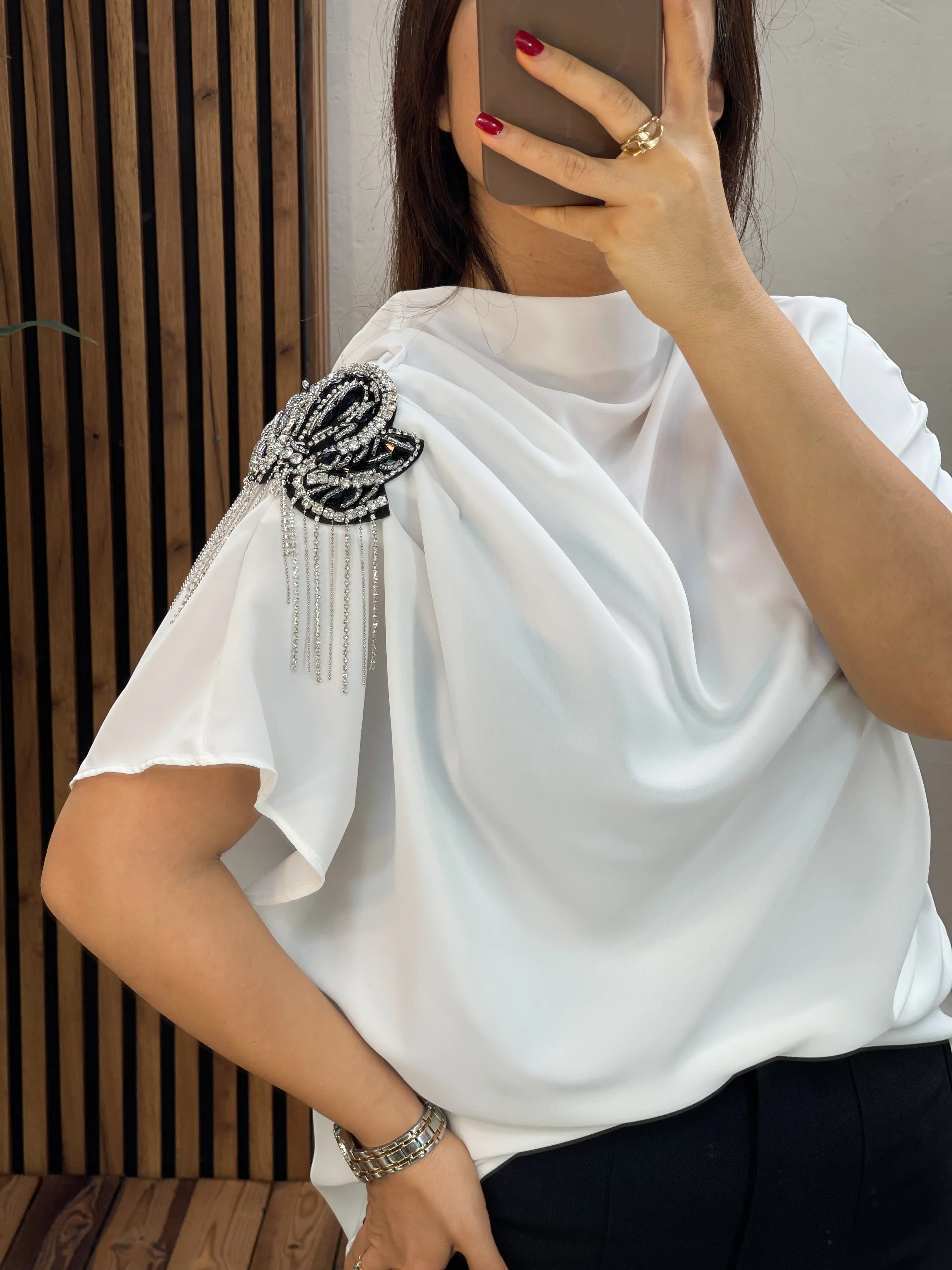 شومیز کرپ ساتن مجلسی ترک تگ گل سرشونه